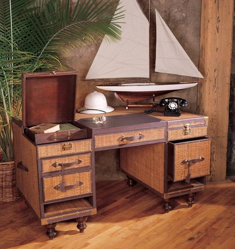 Commodore Steamer Desk
