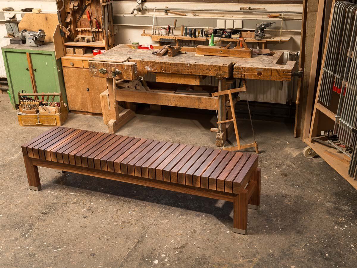 Die Heinisch - Bänke, benches, Bank mit Beleuchtung, bench with lighting, luxury, Möbelmanufaktur, Heinisch Manufactory, modern, customized, Nussbaumholz, walnuttree wood