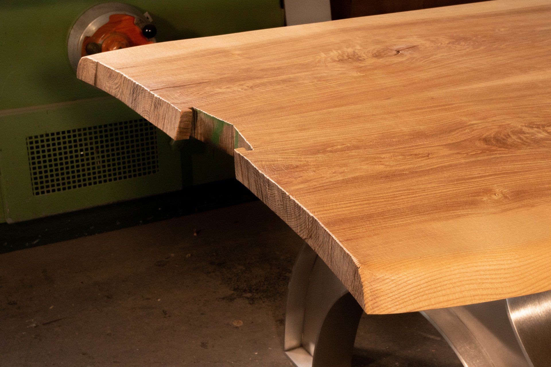 Der HEINISCH - Fallkerbetisch, Tisch, Thementisch,  HEINISCH Table, Fallkerben, table frame, luxury, Möbelmanufaktur, Heinisch Manufactory, modern design, Tabletop,  ash, Esche