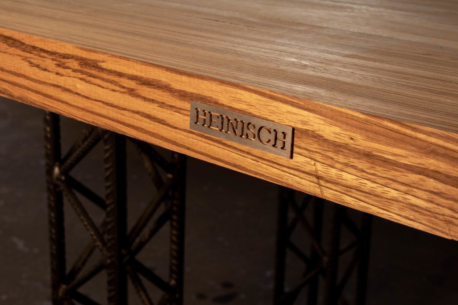 Der HEINISCH - Zebranotisch, Tisch, Thementisch,  HEINISCH Table, table frame, Zebranoholz, luxury, Möbelmanufaktur, Heinisch Manufactory, modern design, Tabletop, Tischplatte,  Zebrano