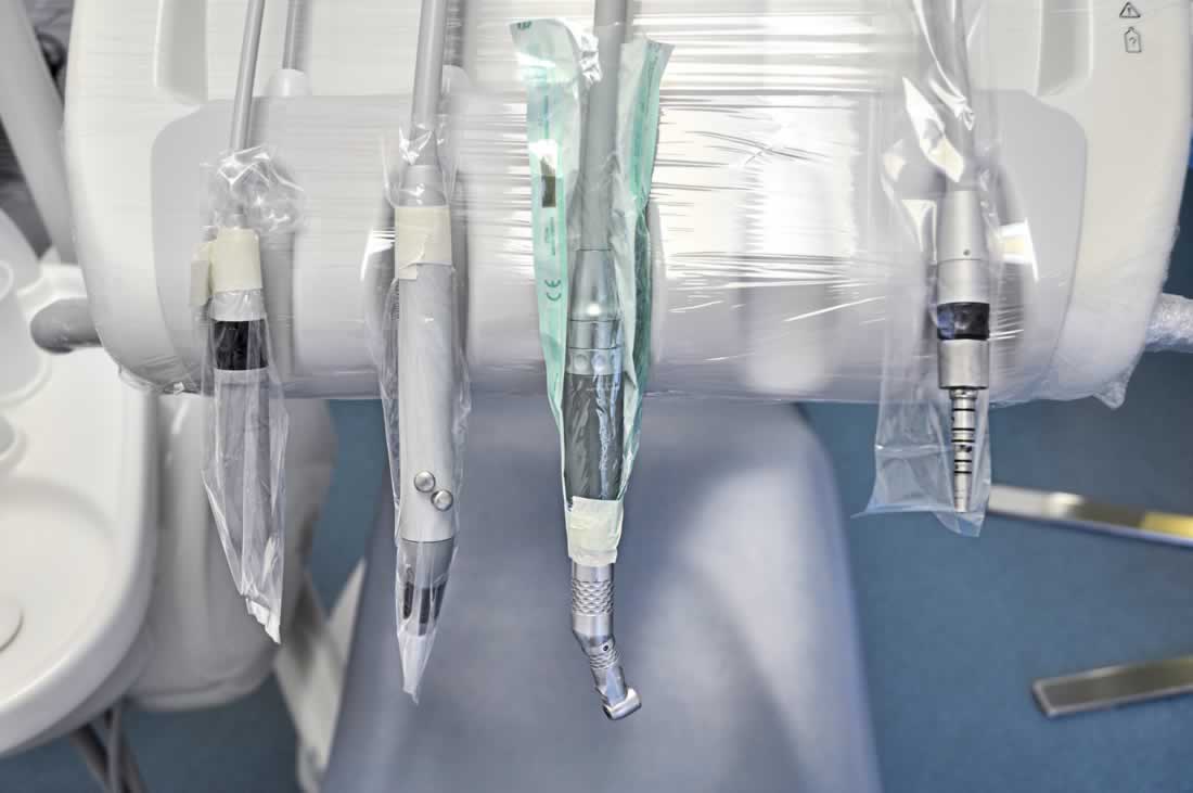 Macchinari odontoiatrici sterilizzati