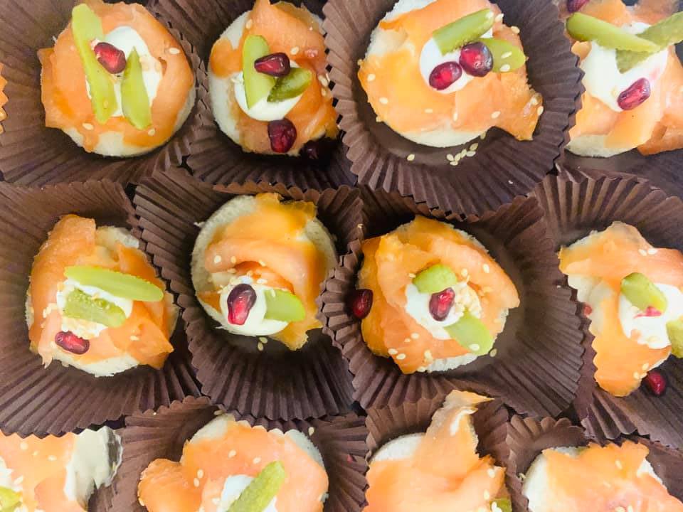 vassoio di pasticcini alla frutta