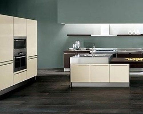 cucina moderna con isola