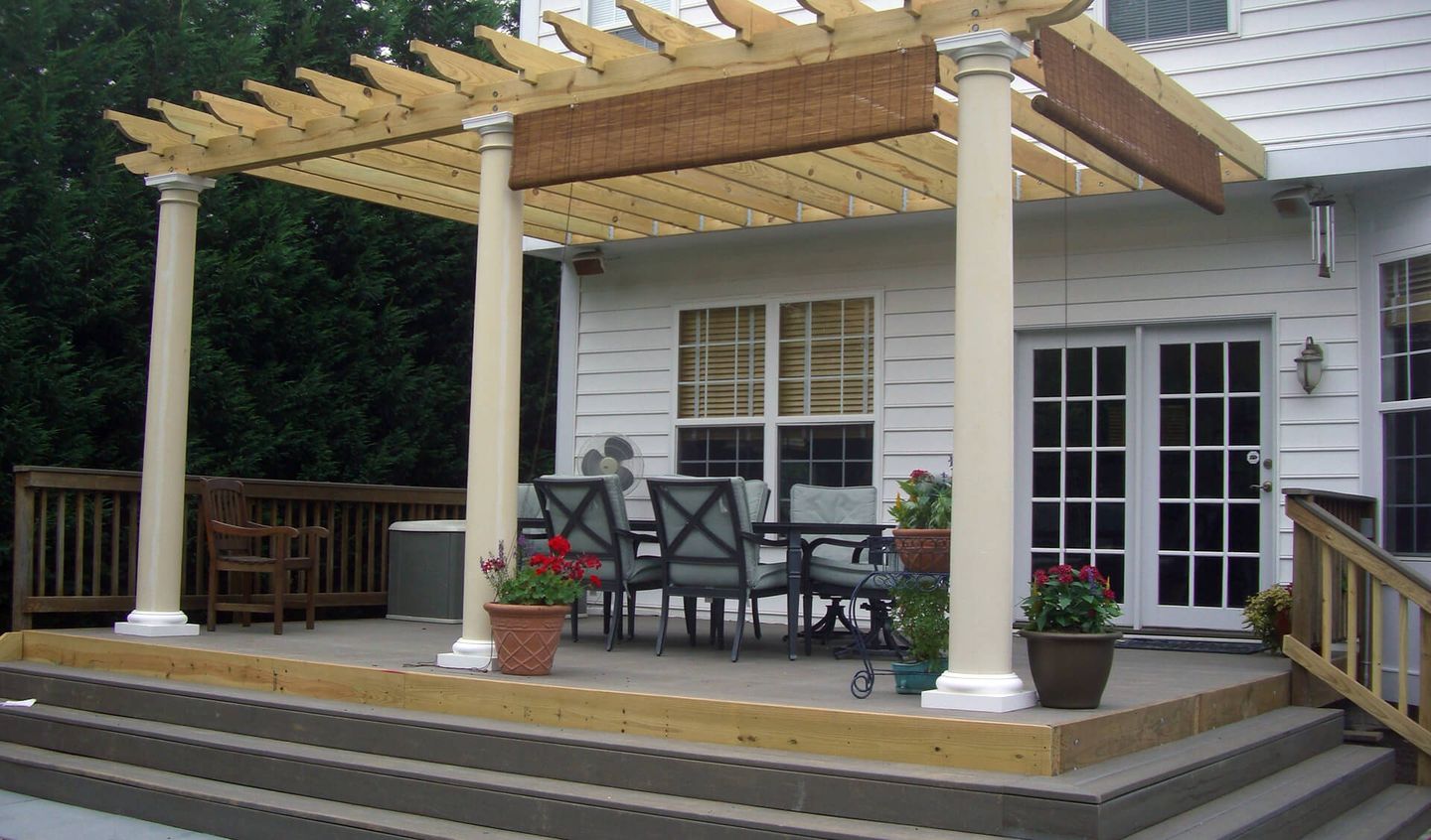 Custom Decks Contractors In Oshawa