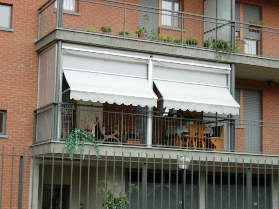 Copertura per veranda con tende.