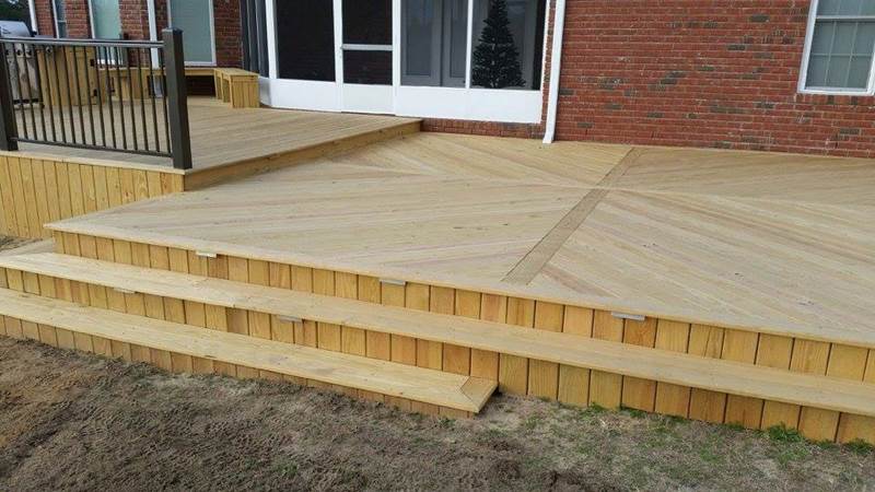 lower tier of two tiered deck