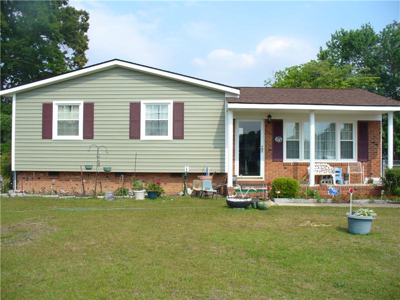 Brick Home with Vinyl Siding, Fayetteville NC Siding Contractor
