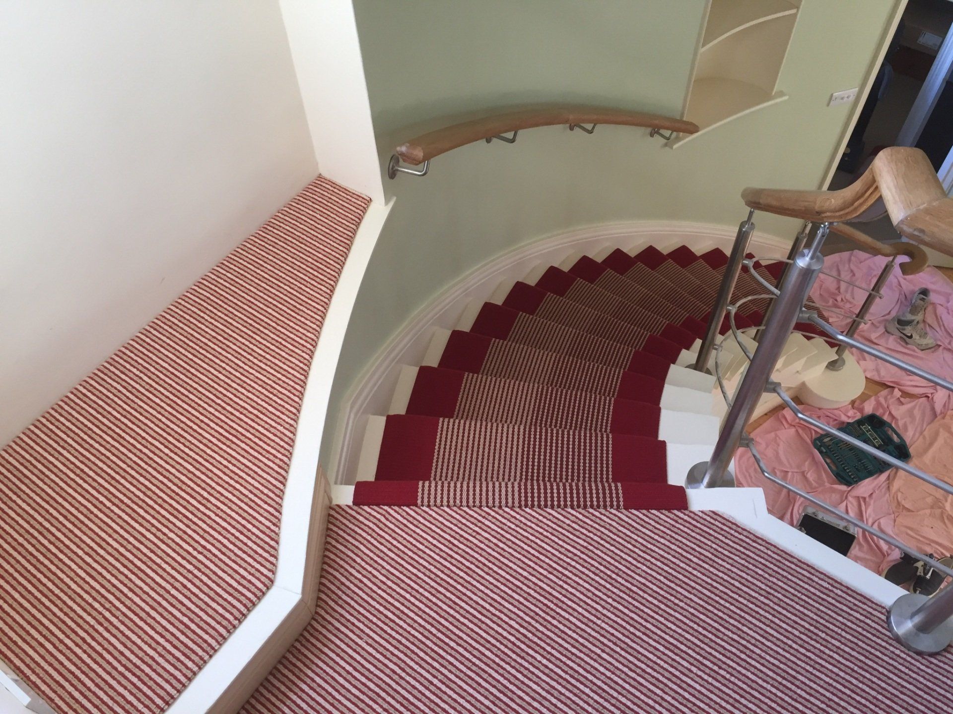 Roger Oates Dart Crimson 62cm Runner