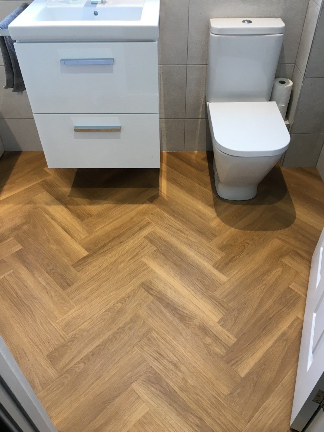 Amtico Spacia Honey Oak Herringbone Large