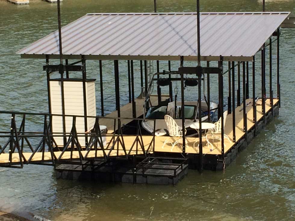 floating-boat-docks-in-wheatland-missouri-built-by-super-duty-boat-docks-and-lifts