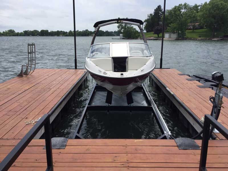 lake-boat-dock-in-hydraulic-boat-lifts-in-lake-hamilton-arkansas-built-by-super-duty-boat-docks-and-lifts