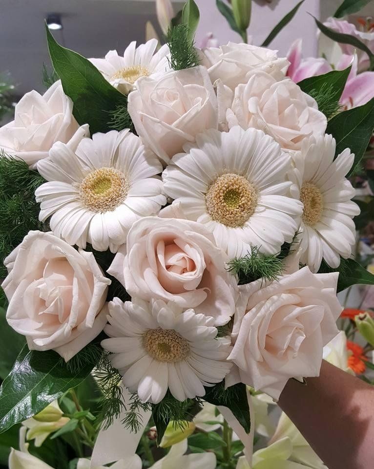 bouquet di fiori rosa chiaro
