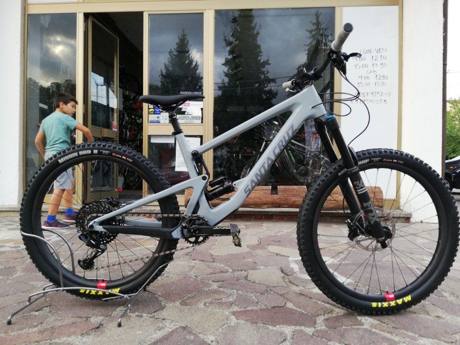 Mountain bike con ruote per terreni molto dissestati