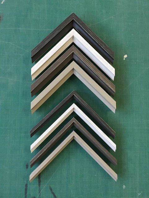 asta cornice bianco nero marrone grigio