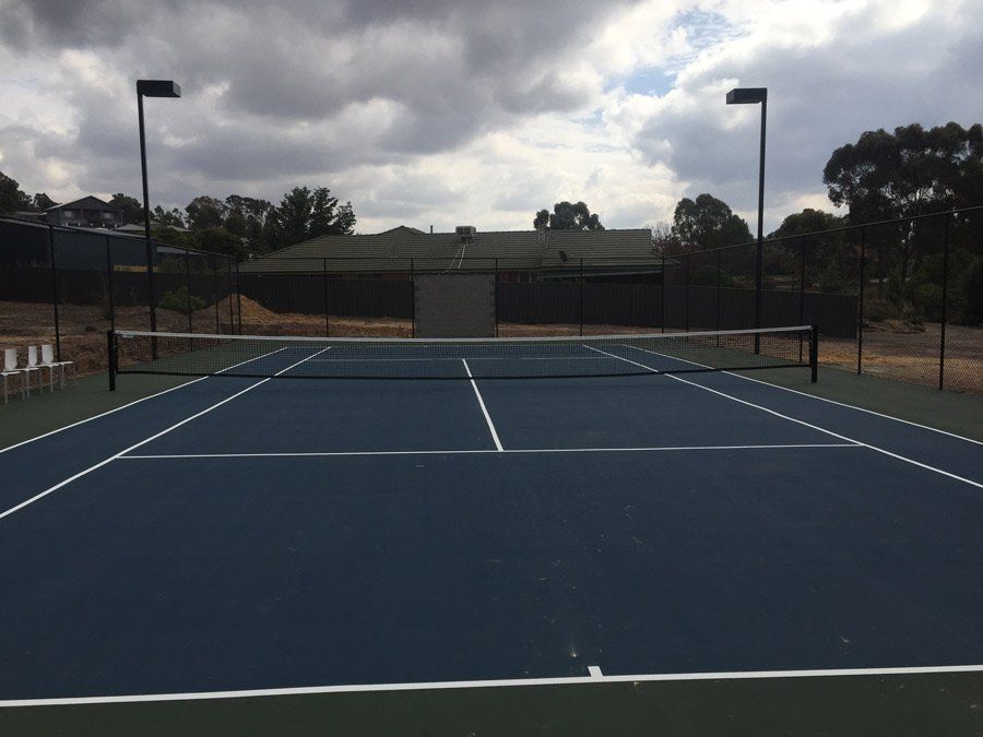 blue tennis court