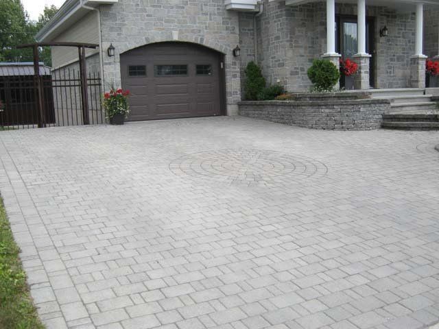 superbe verge avant en pavé de maison moderne