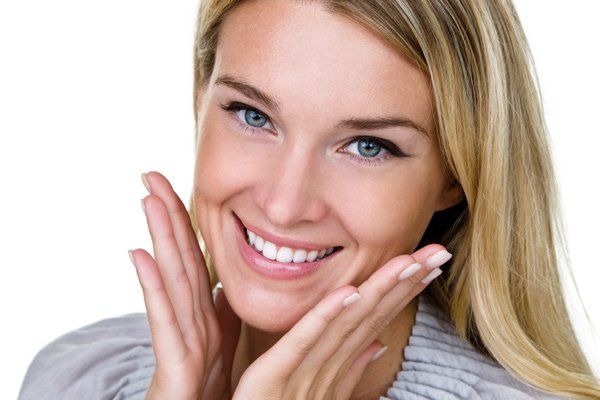woman smiling with white teeth