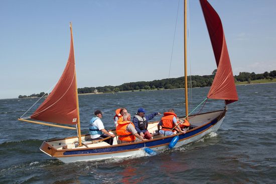 Drascombe Longboat sailing