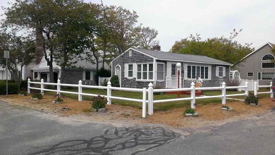Riverside Style Fence—Cedar Fence in Kingston, MA