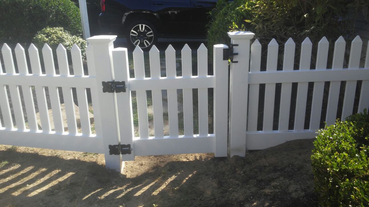 PVC Picket Garden fence
