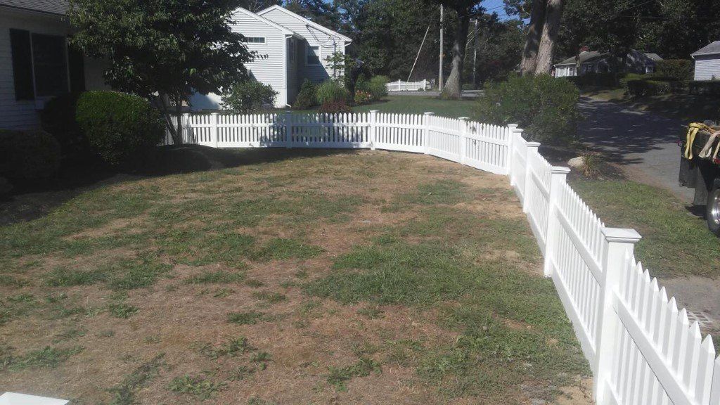 Cape Cod Fence Look