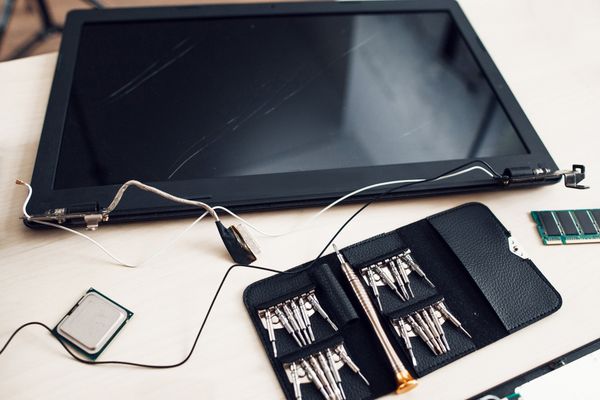 Small Screen Repair — Milwaukee, WI — Emergency TV Services Co. Small Screen Repair — Milwaukee, WI — Emergency TV Services Co.