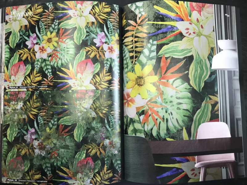 carta da parati con fantasia a fiori