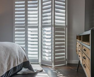 Sunblock Blinds Ilkeston Nottinghamshire Wooden Plantation Shutters Derbyshire And Nottinghamshire