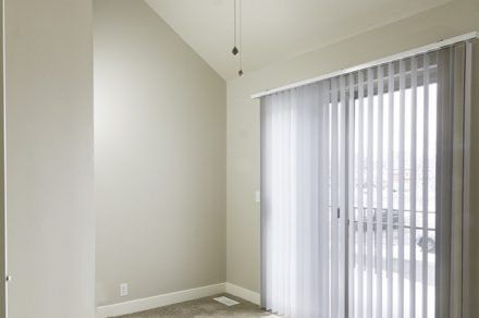 Vine Gate-Living Space with Fan