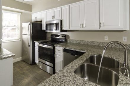 Vine Gate-Kitchen 3