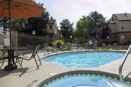 Vine-Gate-Pool 2