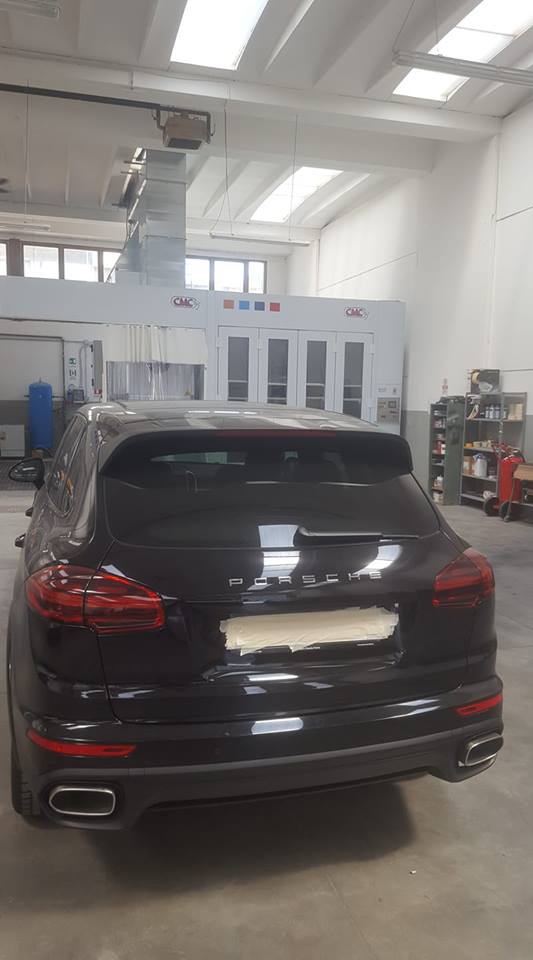 riparazioni auto di grandi dimensioni
