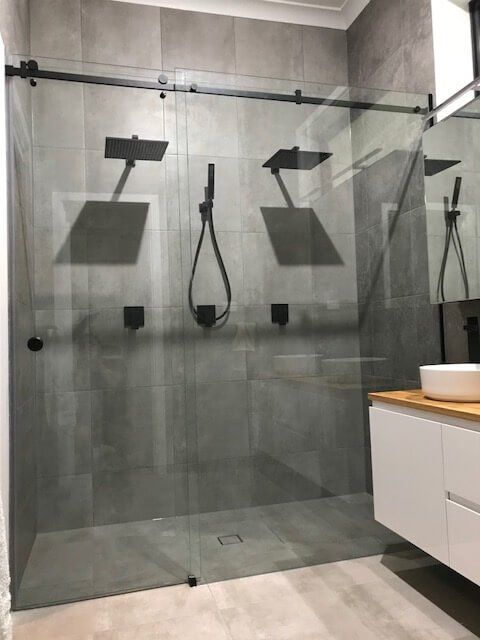 Frameless sliding shower screen Melbourne 10