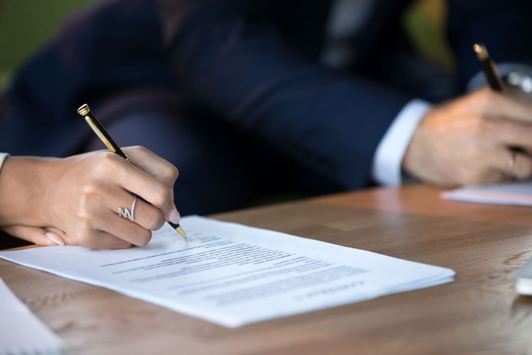 Firma di un atto notarile