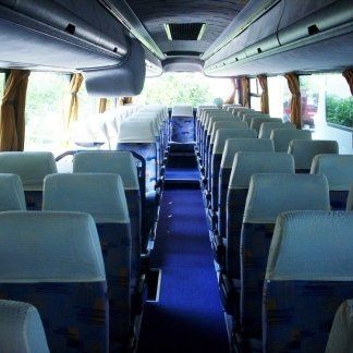 corridoio con sedili pullman