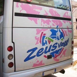 pullman con logo zeus viaggi
