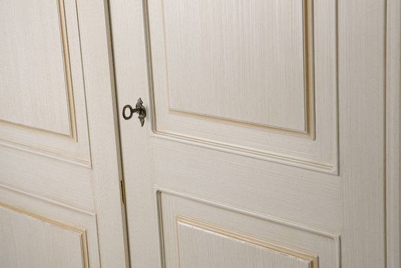 Tosca closet detail