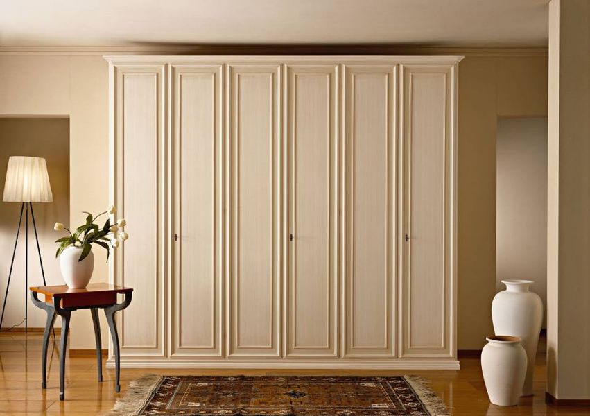 Caravaggio closet