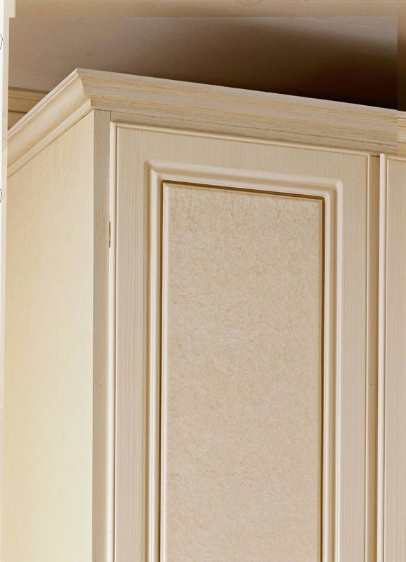 Giglio closet detail
