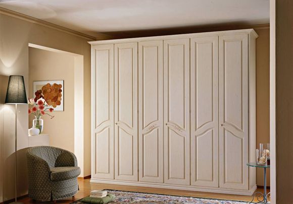 Dora closet