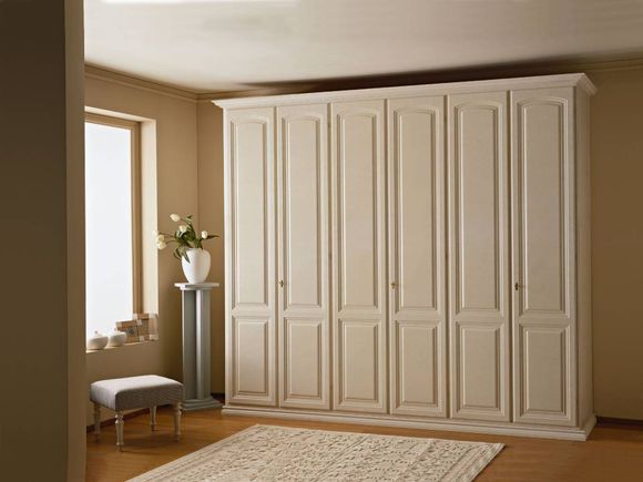 Michelangelo closet