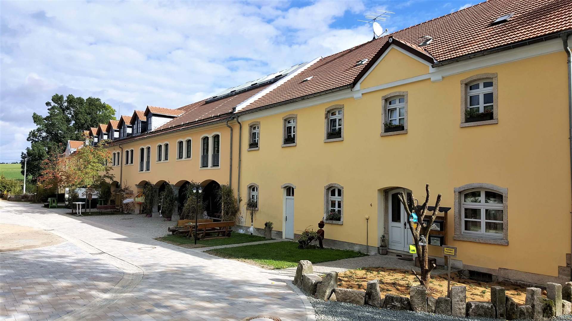 Rittergut Adlershof Umweltzentrum Oberlauterbach Vogtland NUZ - Ansicht Ostflügel © Jens Reiher