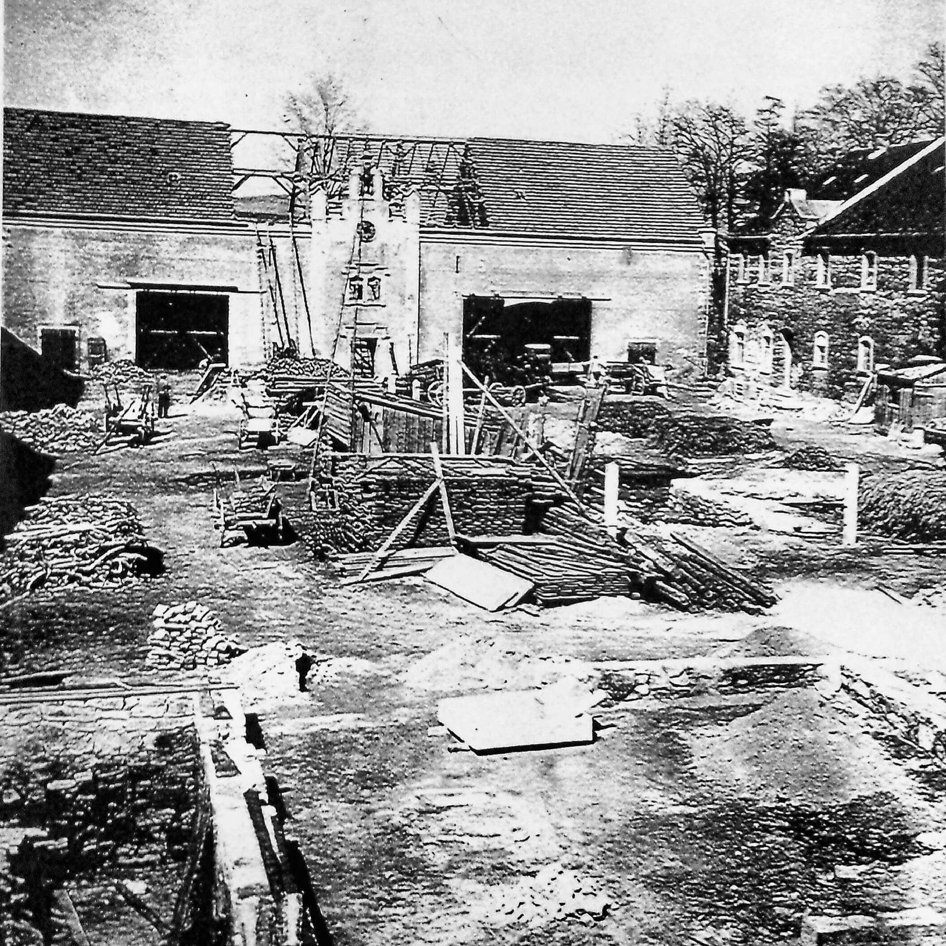 Rittergut Adlershof Umweltzentrum Oberlauterbach Vogtland NUZ - Beginn der Teilung der großen Scheune © unbekannt