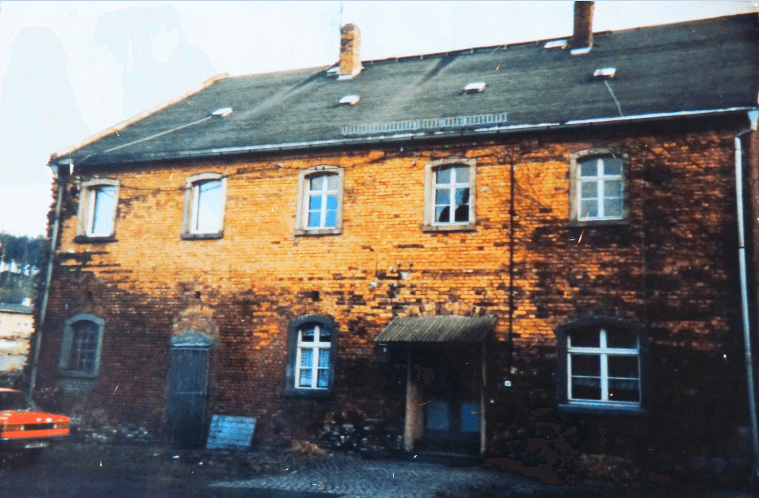 Rittergut Adlershof Umweltzentrum Oberlauterbach Vogtland NUZ - Front vor Erstsanierung 1991 © Sven Reiher