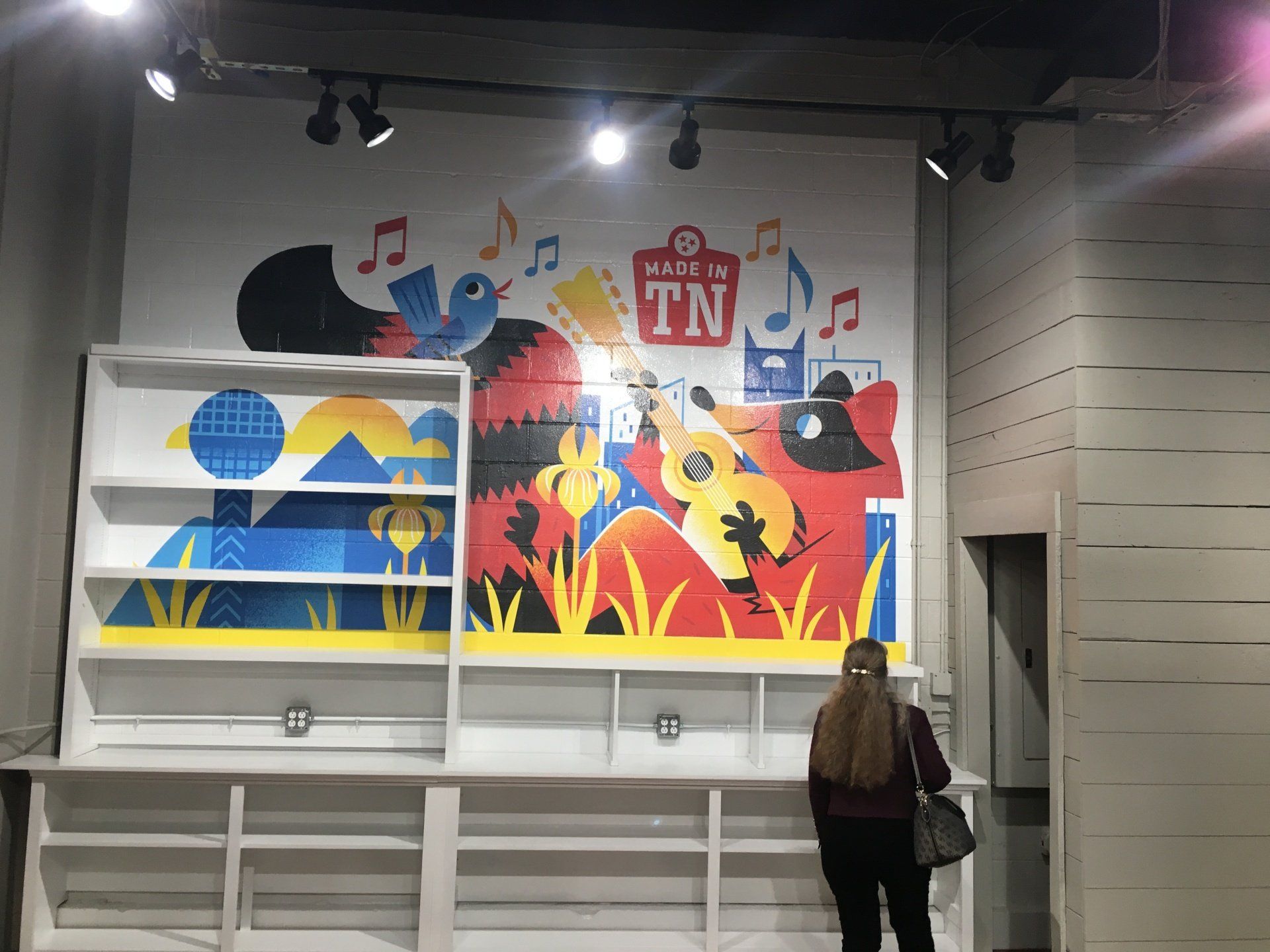 Background — Girl Viewing Mural in Franklin, TN