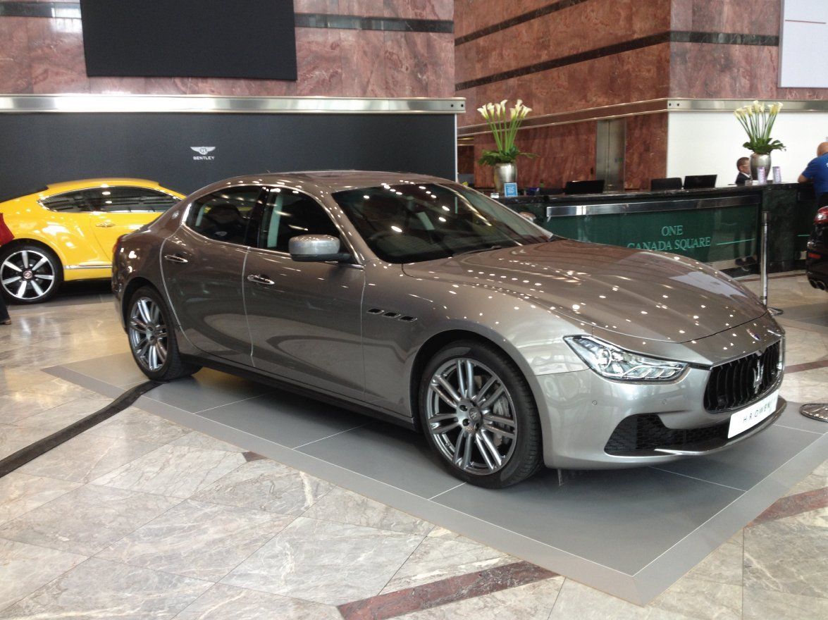 Portable flooring for car display