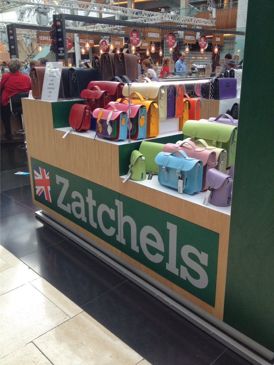 Temporary flooring for pop-up marketing booths that inter-locks
