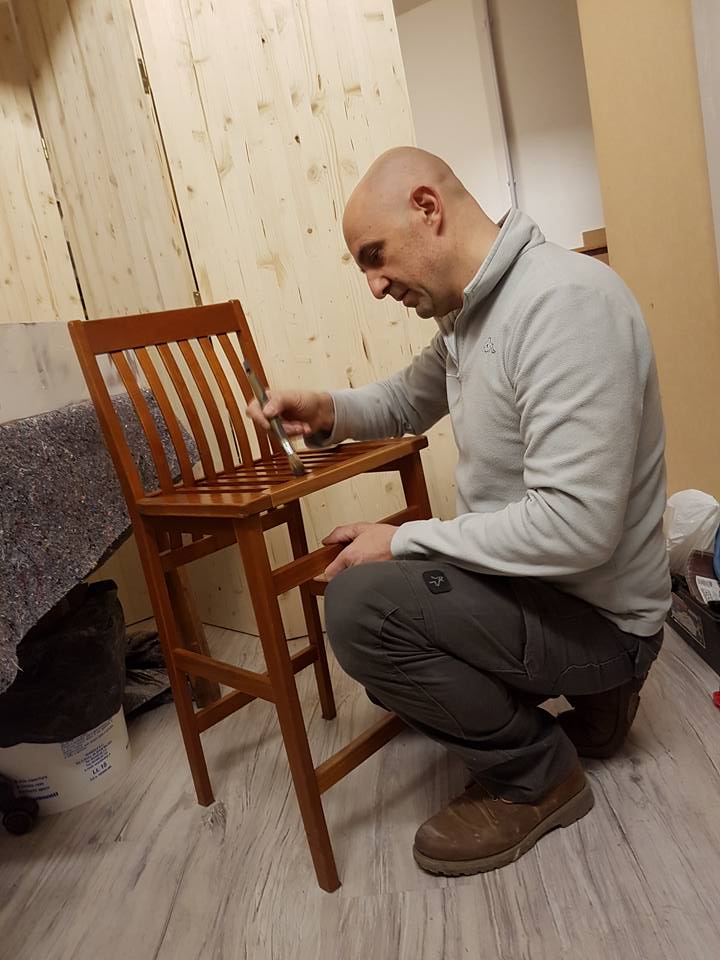 riparatore sedia