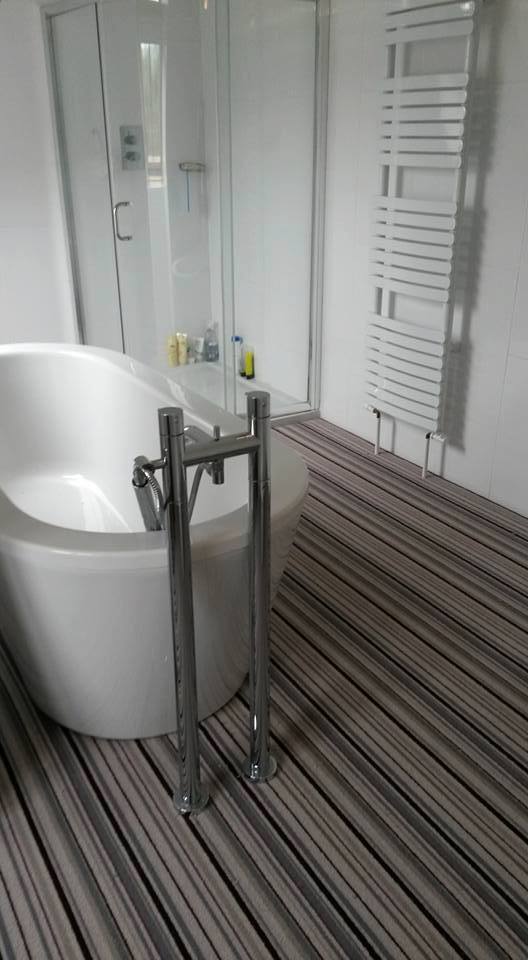 bathroom tub
