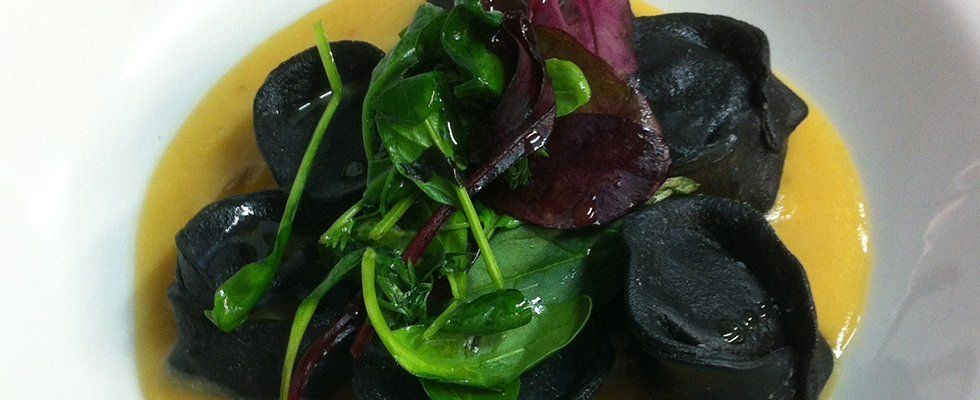 Ravioli al nero di seppia